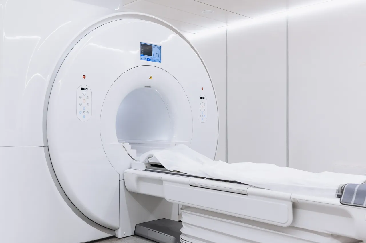 Skierowanie na rezonans magnetyczny z kontrastem