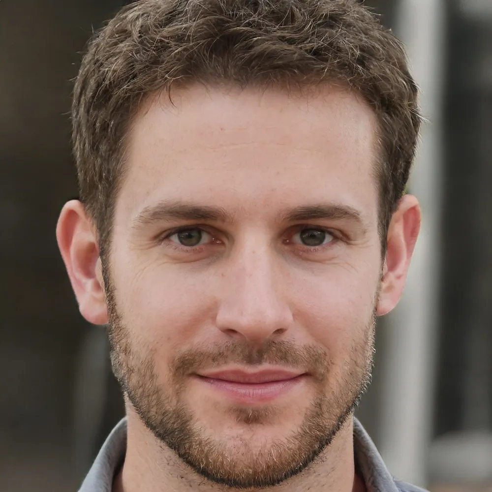 Autor Tomasz Sierakowski