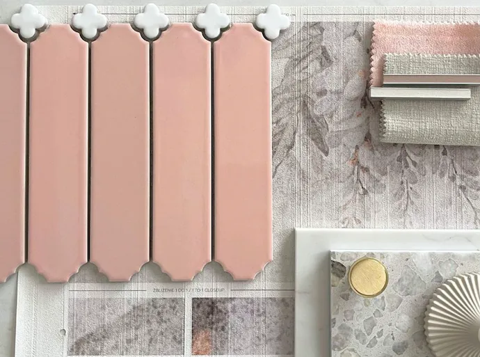 styl-rokoko-we-wnetrzach-moodboard-inspiracyjny-raw-decor-plytka-cecile-pink-z-biala-koniczyna