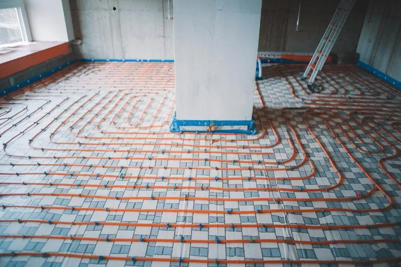 przygotowanie podłogi pod instalacje ogrzewania podłogowego