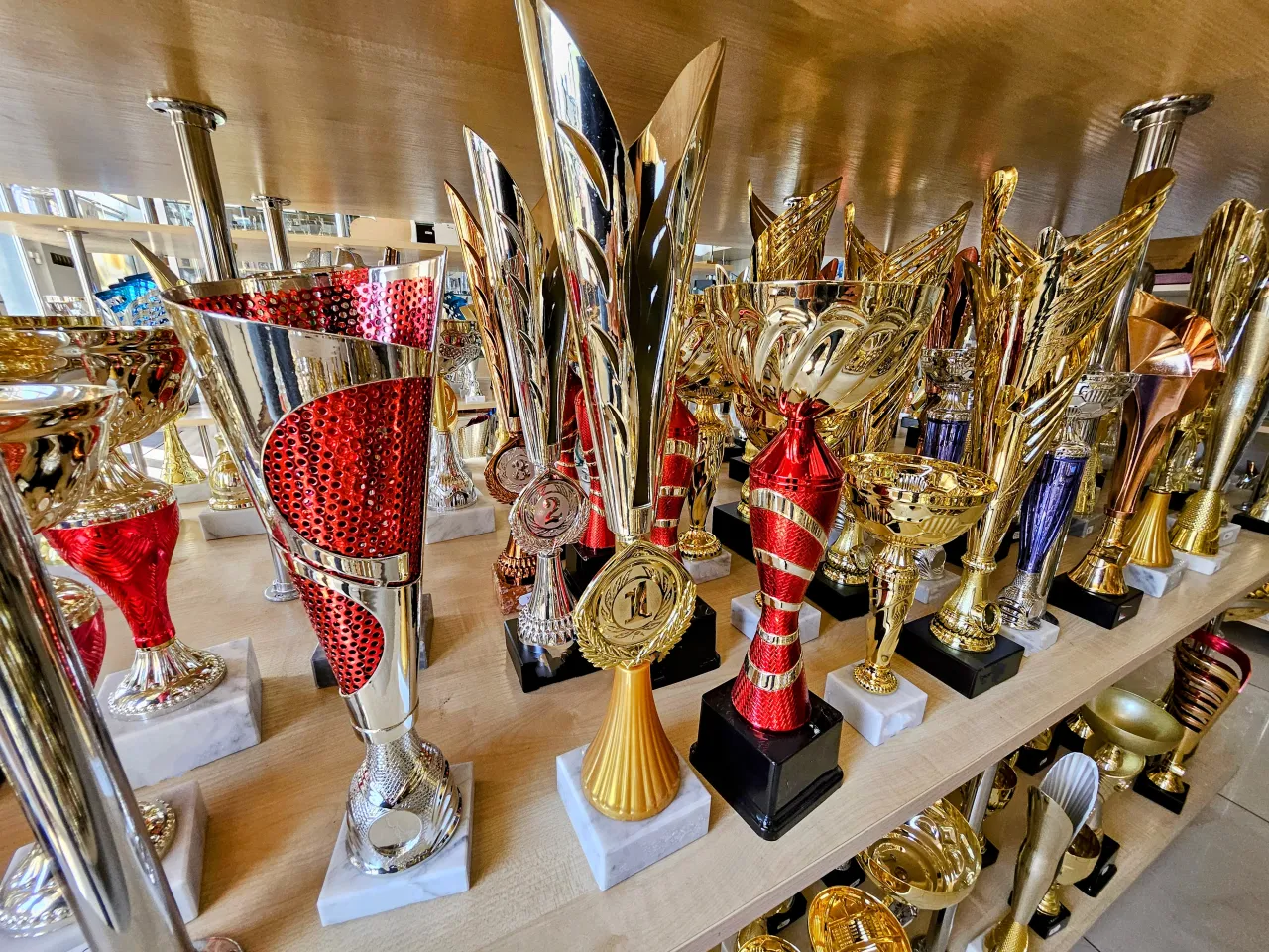 Puchary sportowe różne kształty