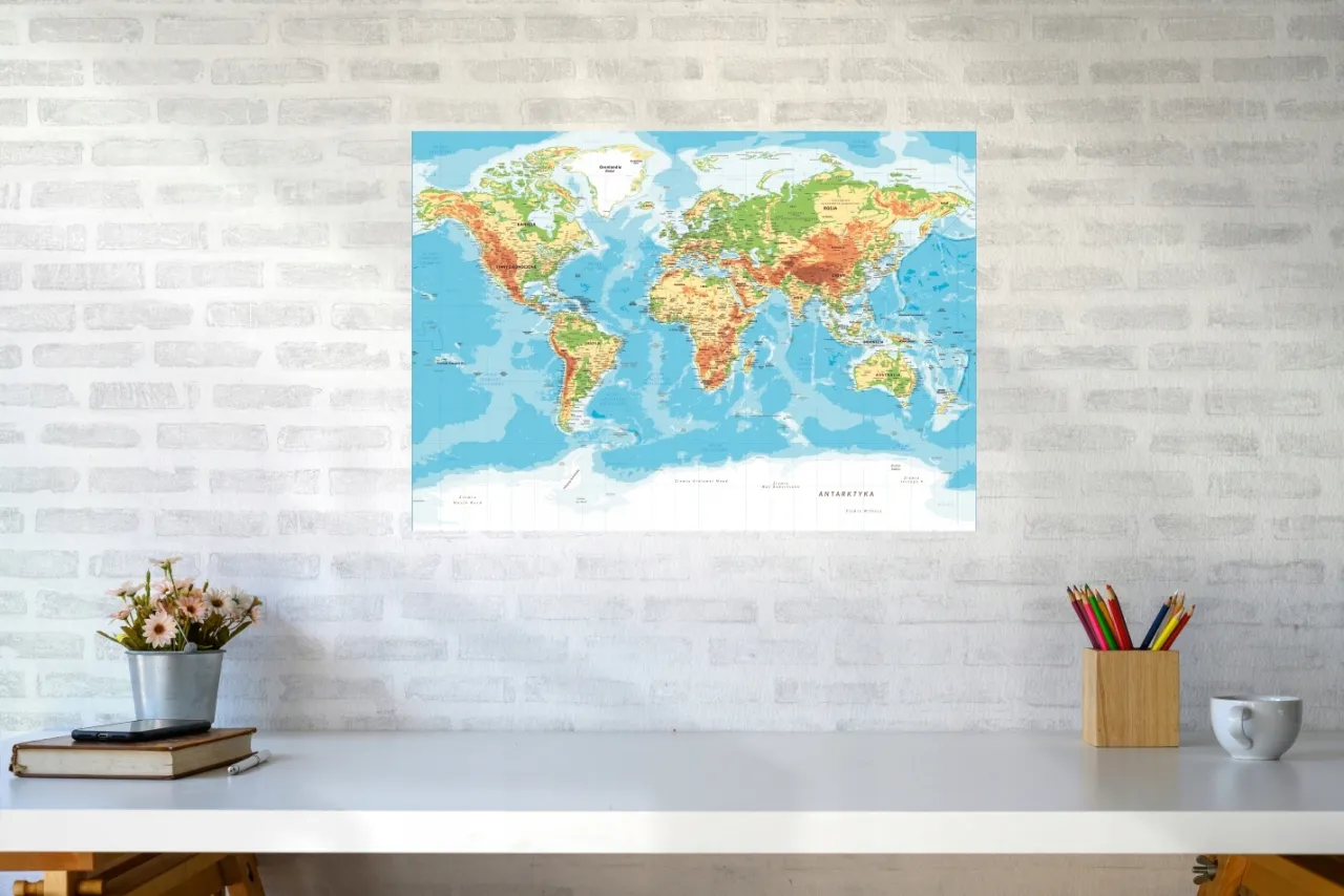 Mapa świata z zaznaczonymi krajami z tanimi nieruchomościami