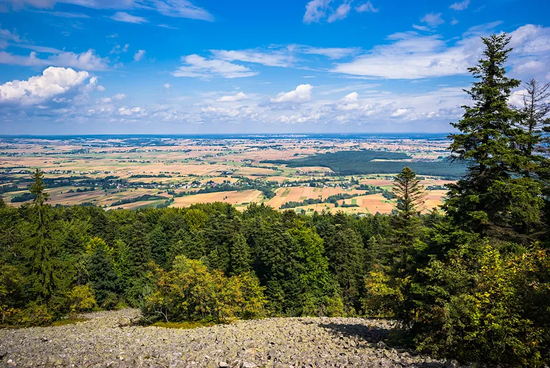 Góry Świętokrzyskie widok z Łysej Góry na gołoborze