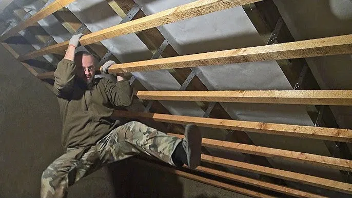 Konstrukcja stelaża pod deski na suficie