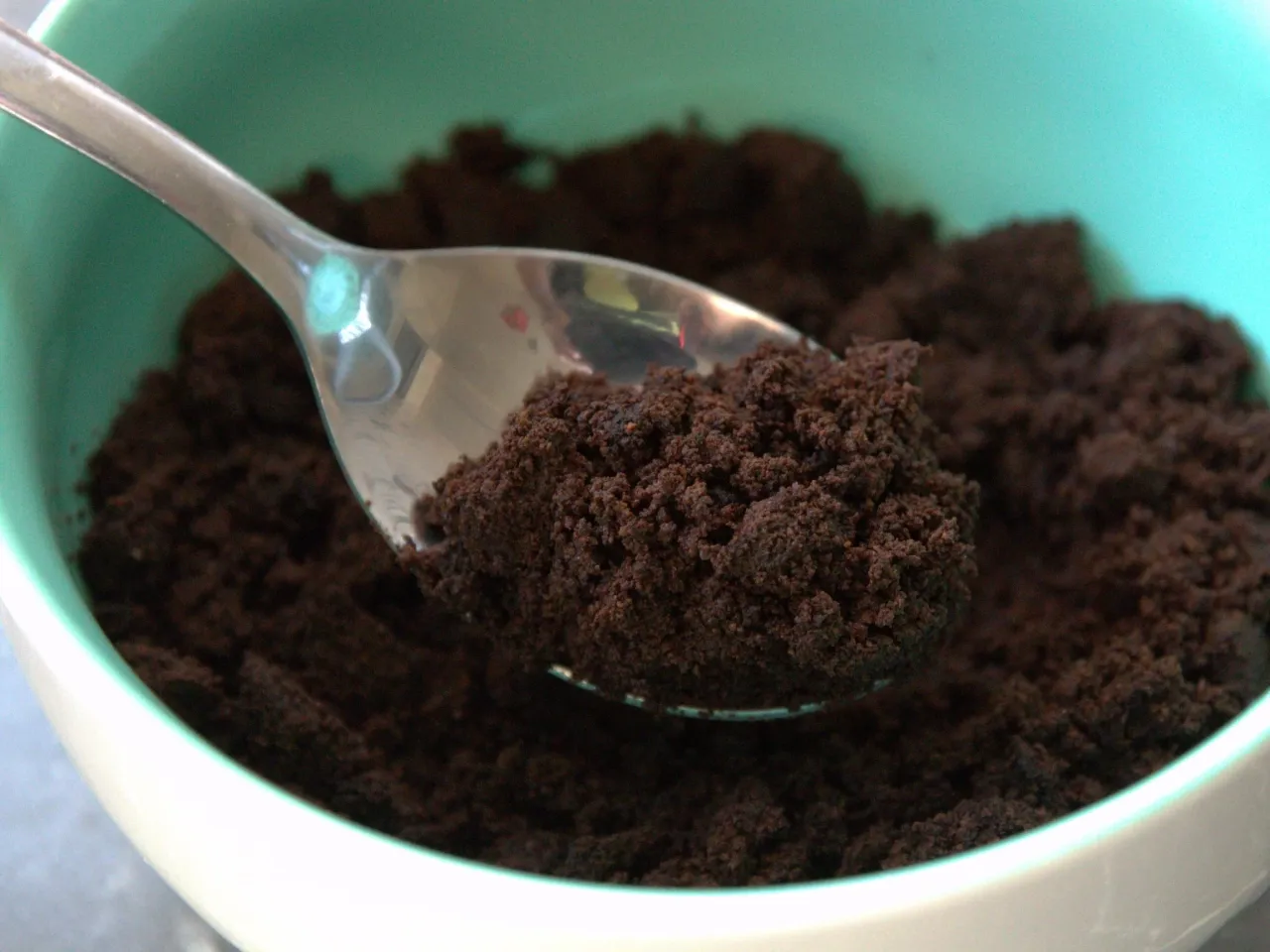 domowe sposoby na fusy w kawie