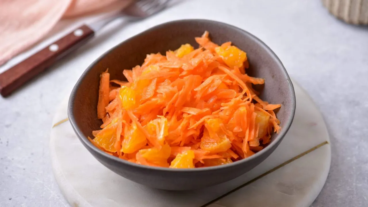 świeża marchewka przygotowanie surówki