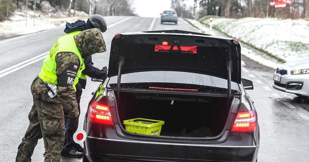 Zdjęcie Czy policja może przeszukać twój samochód bez nakazu? Poznaj swoje prawa!