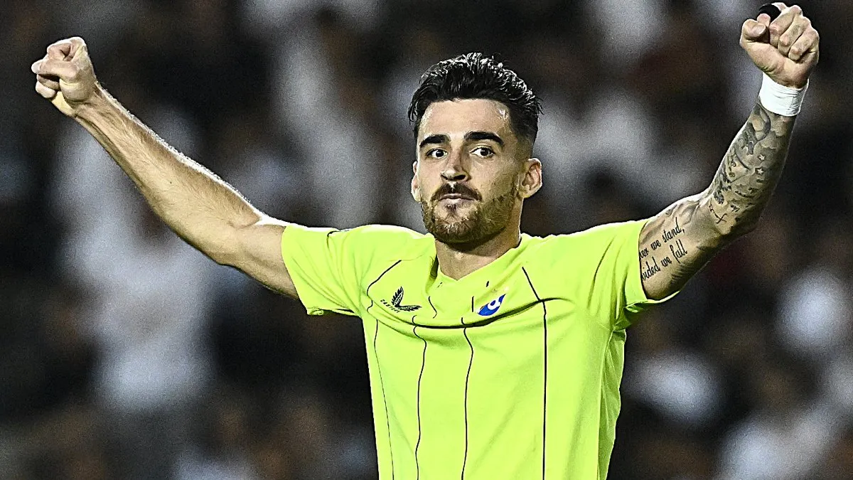 Piłkarz Ekstraklasy strzela gola