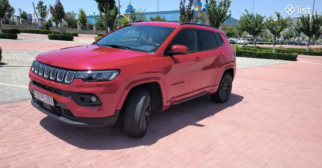 Zdjęcie Ile pali jeep compass 2.4 benzyna? Sprawdź oszczędności i wydajność