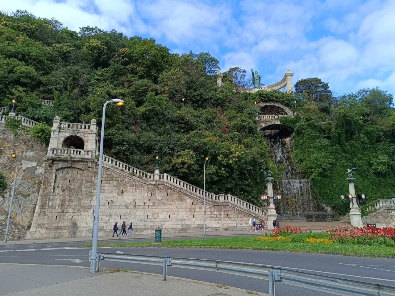 G&oacute;ra Gellerta widok Budapeszt