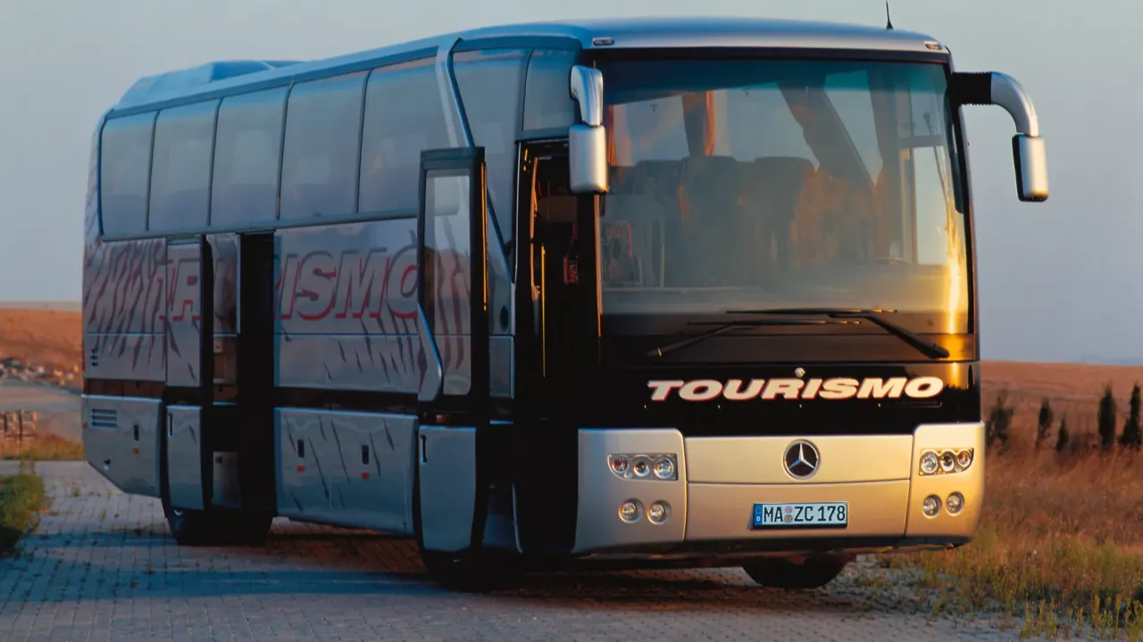 standardowy autokar turystyczny