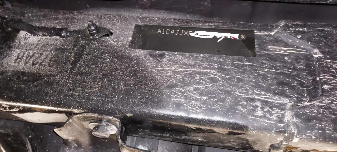 lokalizacja numeru VIN Jeep