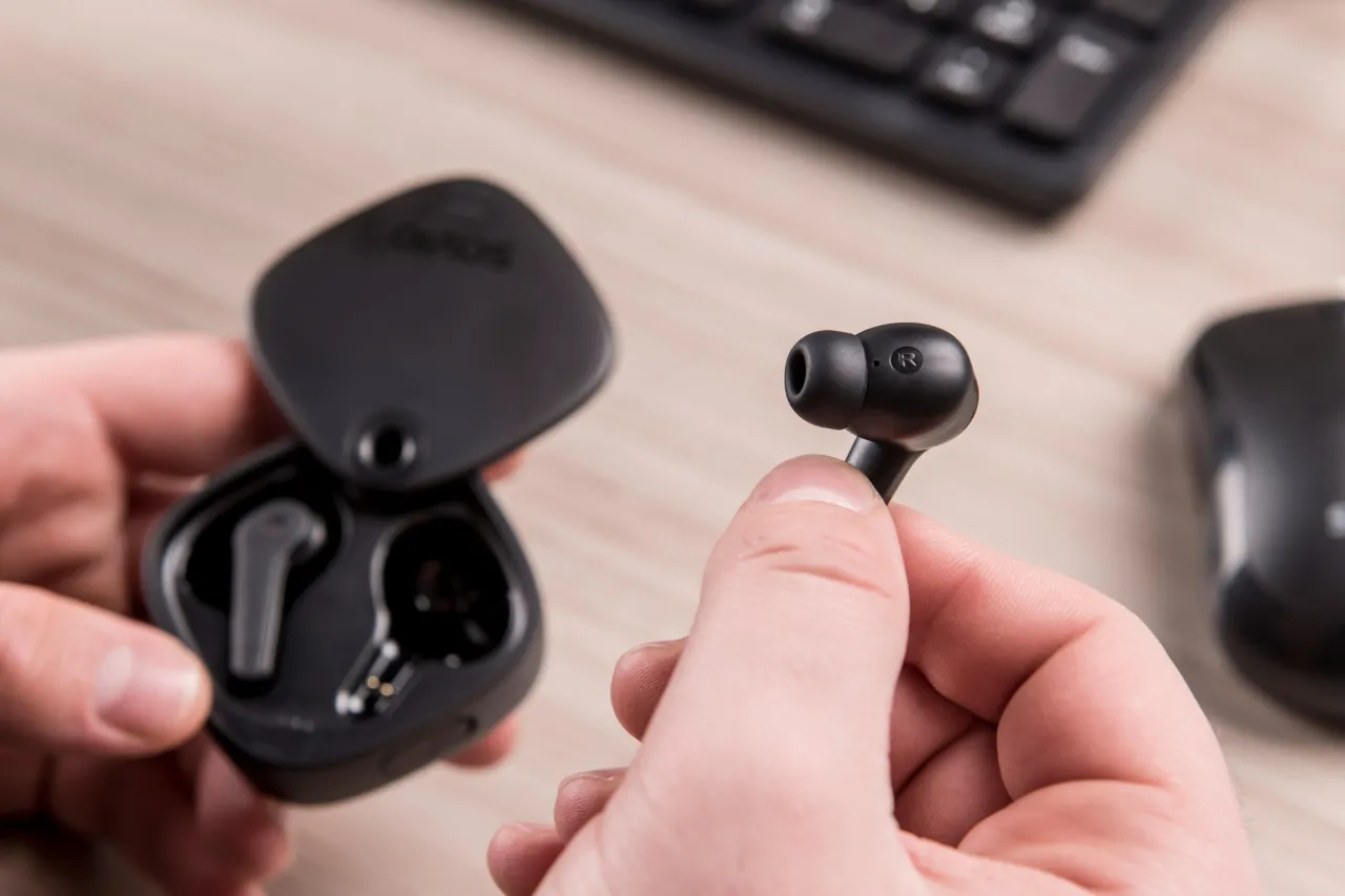 słuchawki bezprzewodowe w samolocie mysz klawiatura bluetooth