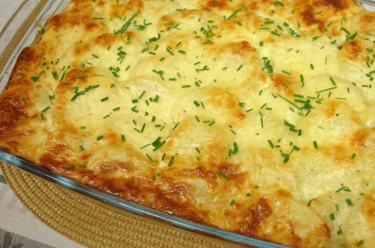 zapiekanka z kurczakiem i ziemniakami gotowa