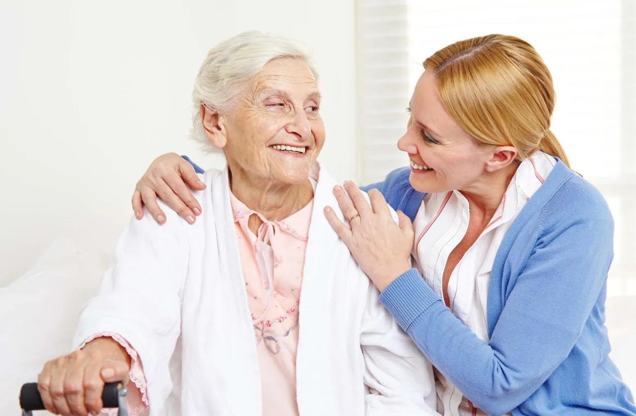 Neurolog, psychiatra i geriatra rozmawiają