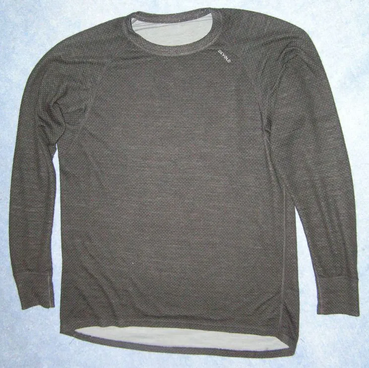 wełna merino vs syntetyki porównanie koszulek narciarskich