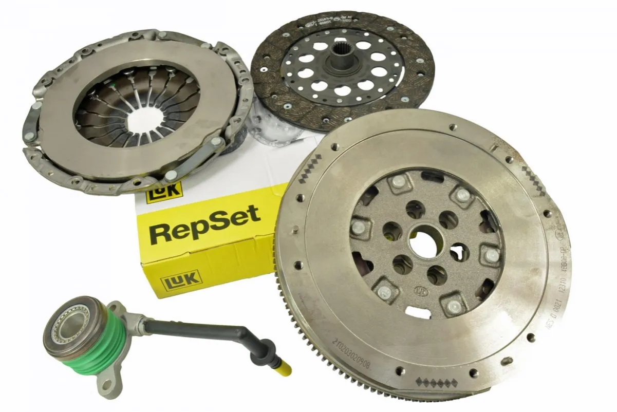 Zestaw sprzęgła samochodowego z kołem dwumasowym