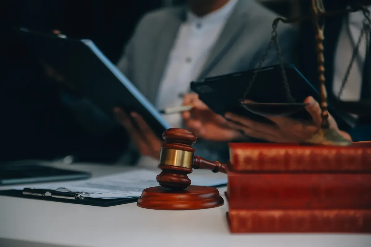 Notariusz przy pracy