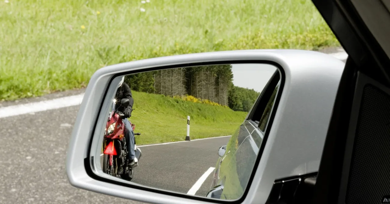 martwe pole w samochodzie grafika