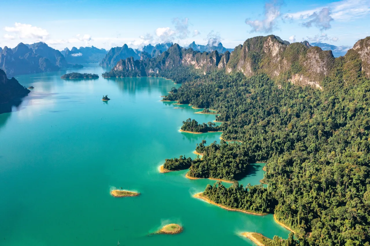 Jezioro Cheow Lan Khao Sok