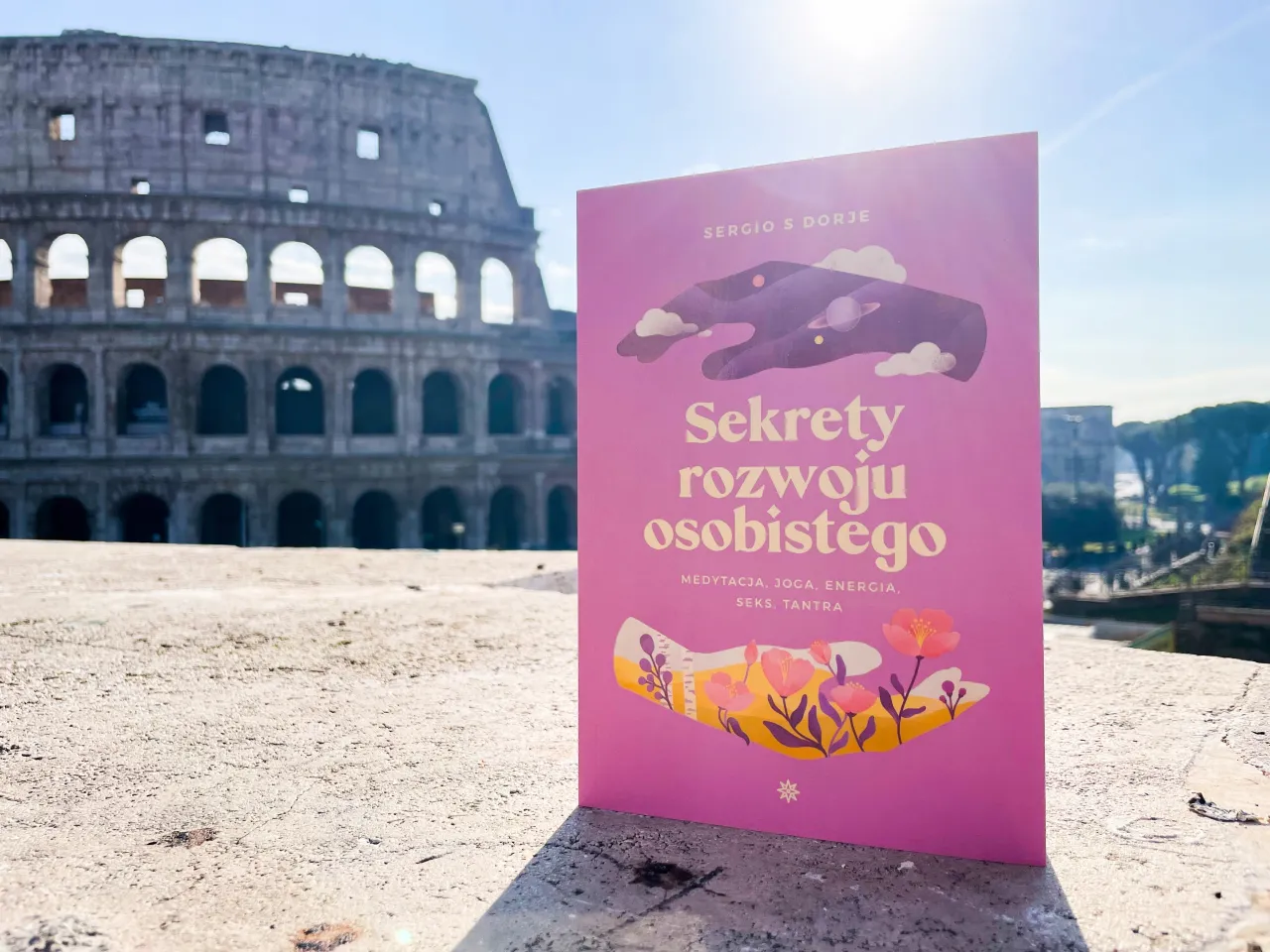 narzędzia rozwoju osobistego, książki, laptop, medytacja