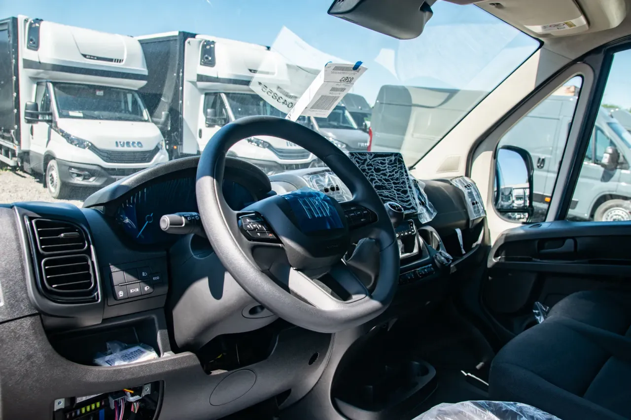 czynniki wpływające na wagę samochodu dostawczego