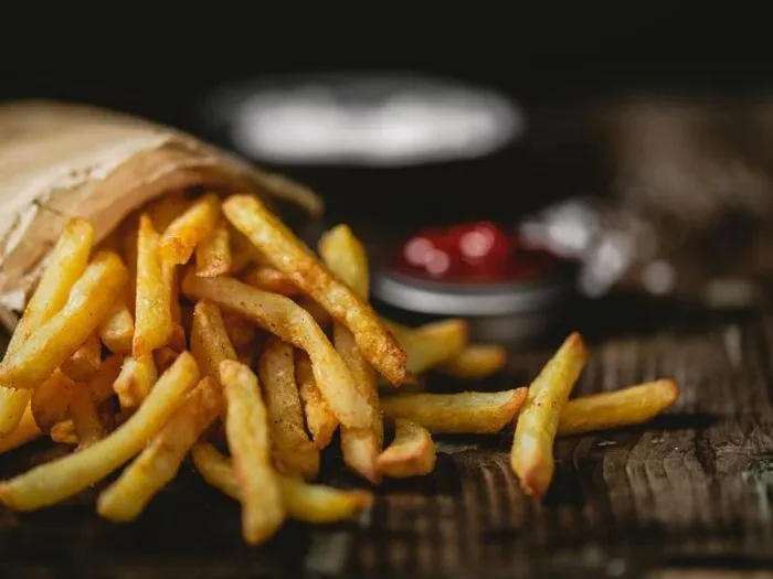 Zdjęcie Jak smażyć frytki we frytkownicy, aby były idealnie chrupiące?