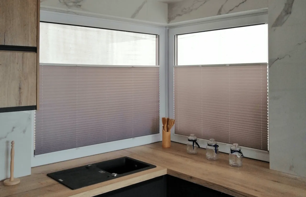 plisy do kuchni małe okno