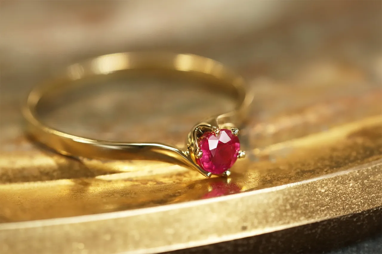 rubin kamień szlachetny symbolika