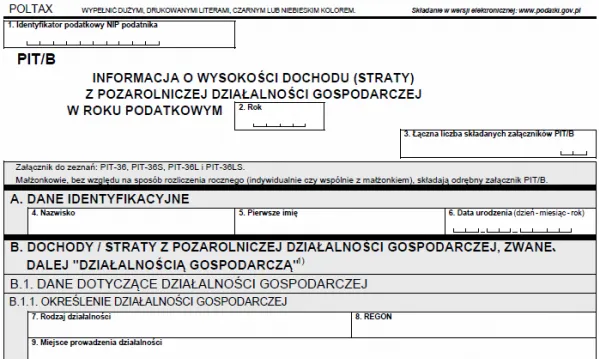polskie formularze podatkowe PIT na biurku