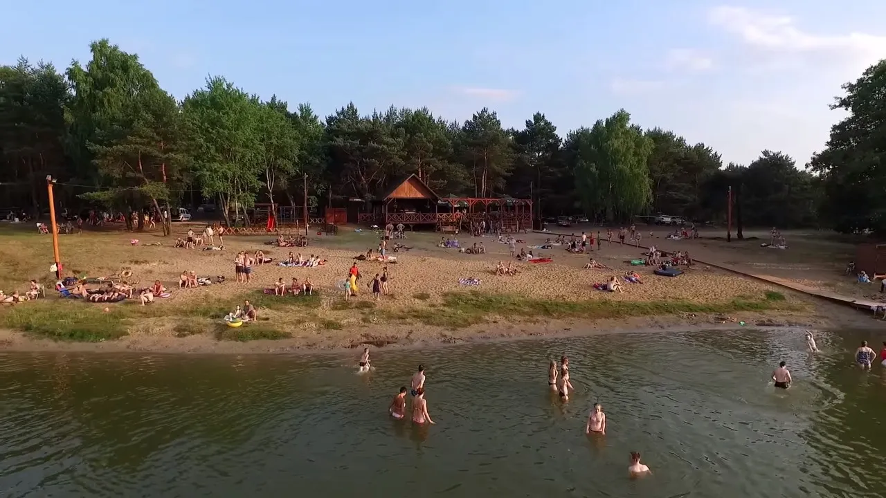 Jezioro Łąkie czysta woda plaża