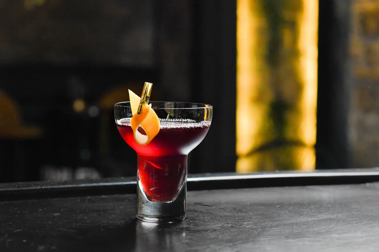 różne klasyczne drinki z whisky