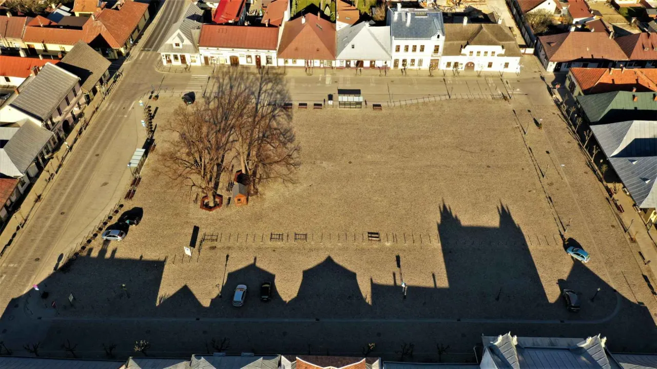 Rynek w Starym Sączu z lotu ptaka