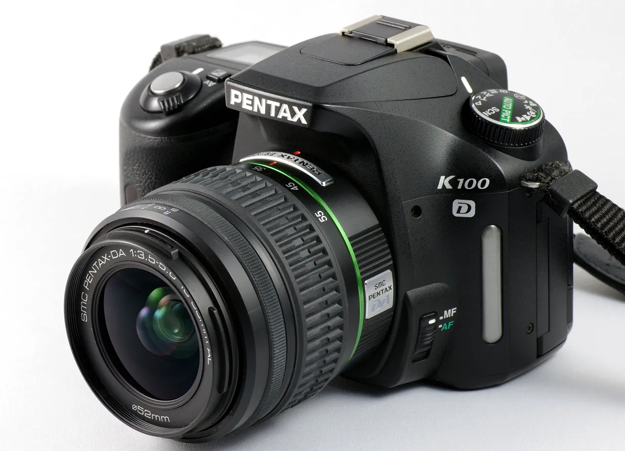 Pentax K100D body and controls