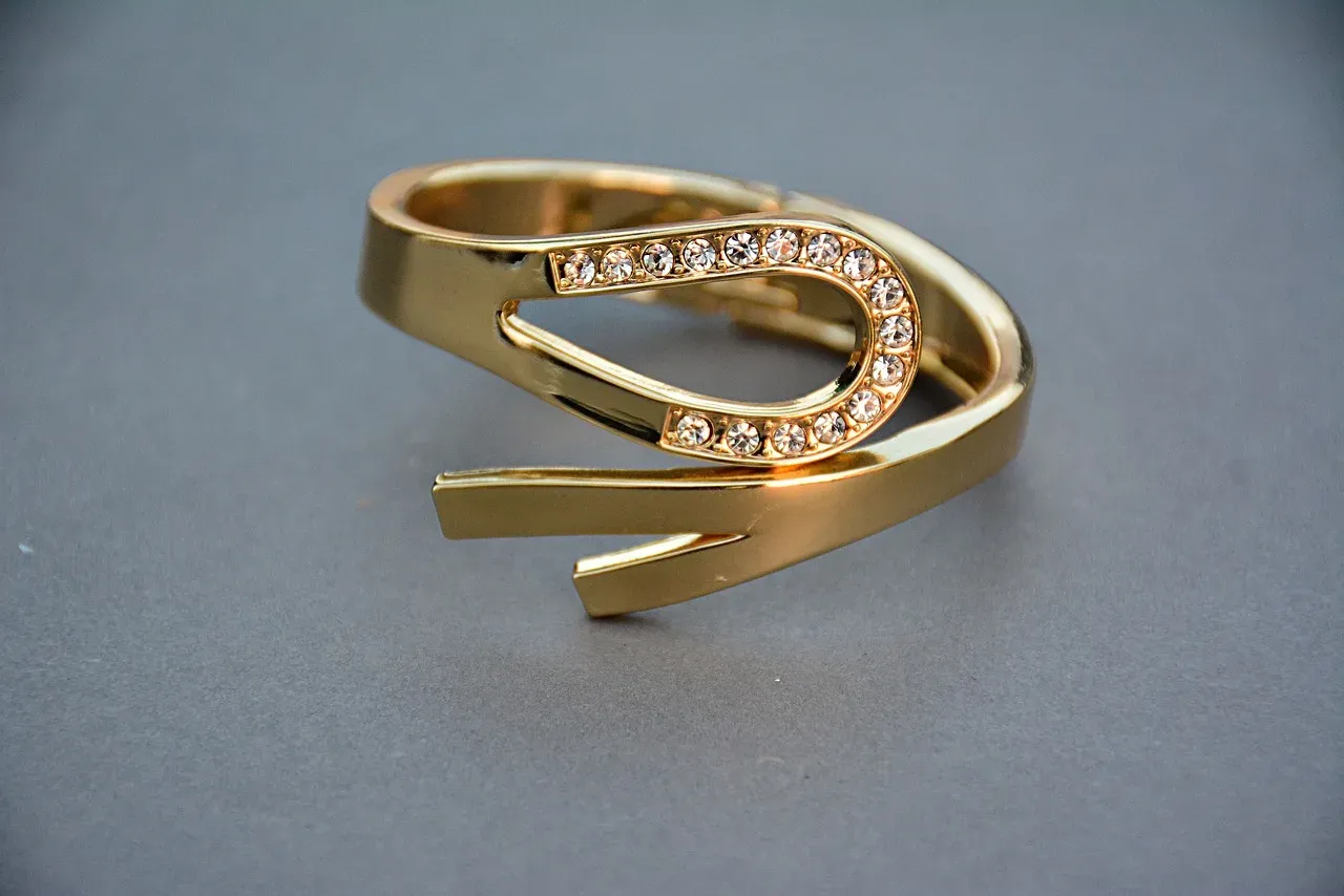 Złota obrączka polerowanie domowe