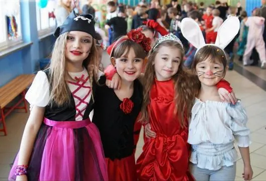 Bal karnawałowy dzieci w szkole