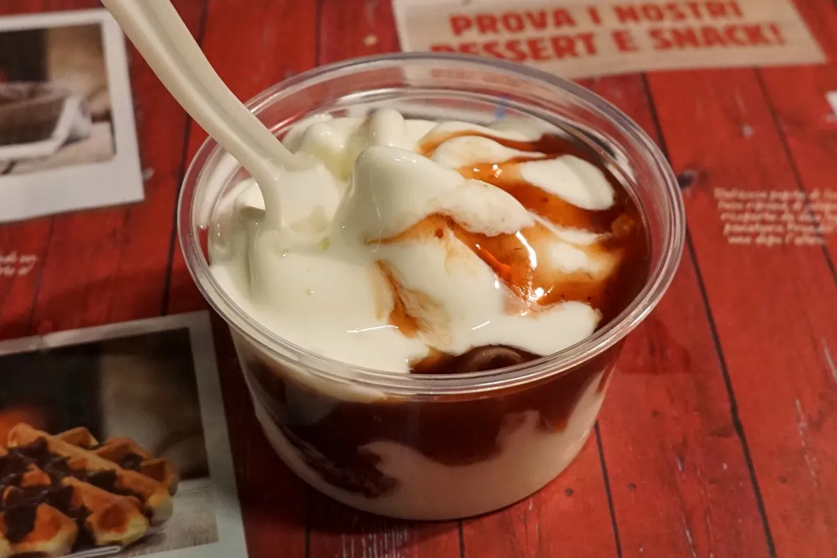 Burger King Sundae cioccolato caramello fragola
