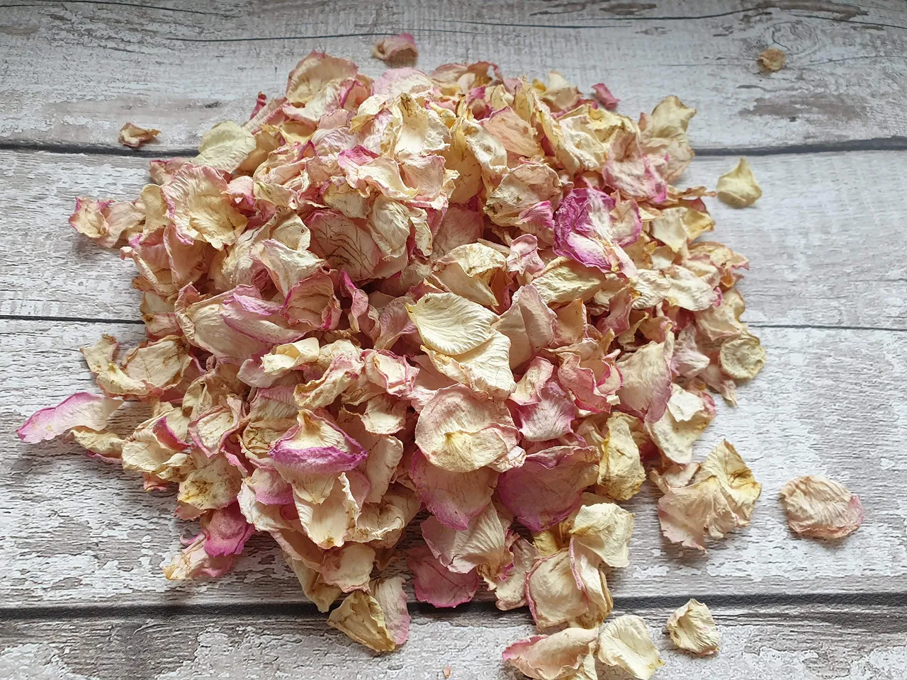 biodegradowalne konfetti płatki kwiatów