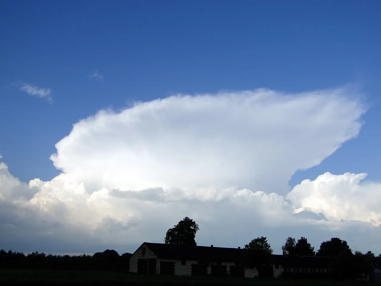 chmury cumulonimbus, chmury burzowe kowadło