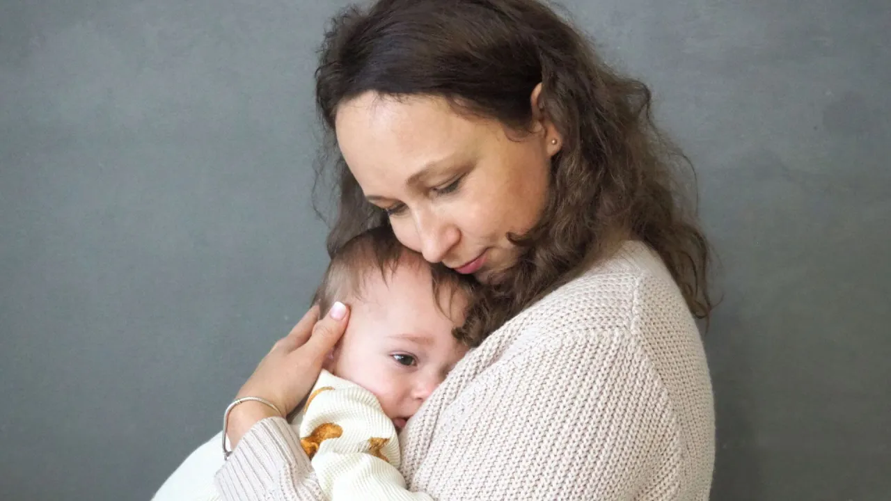 niemowlę lęk separacyjny mama