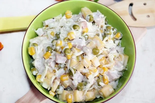 Sałatka z selera konserwowego klasyczna