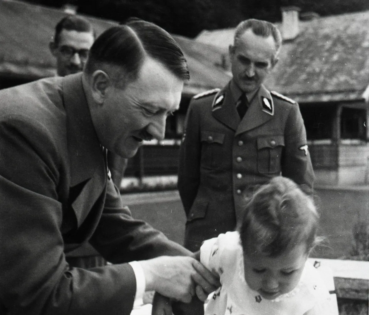 Zdjęcie Czy Hitler miał dzieci? Prawda o jego potomkach i spekulacjach
