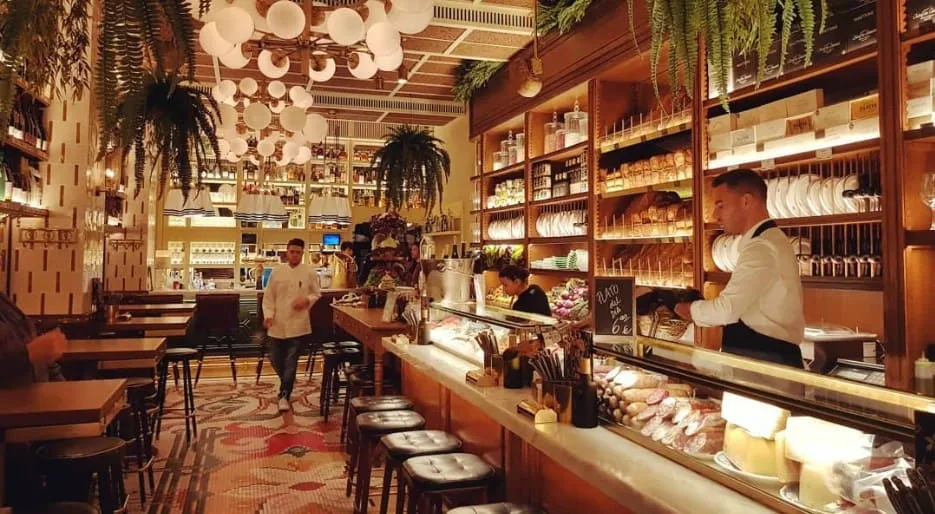 Alicante tapas bar wnętrze