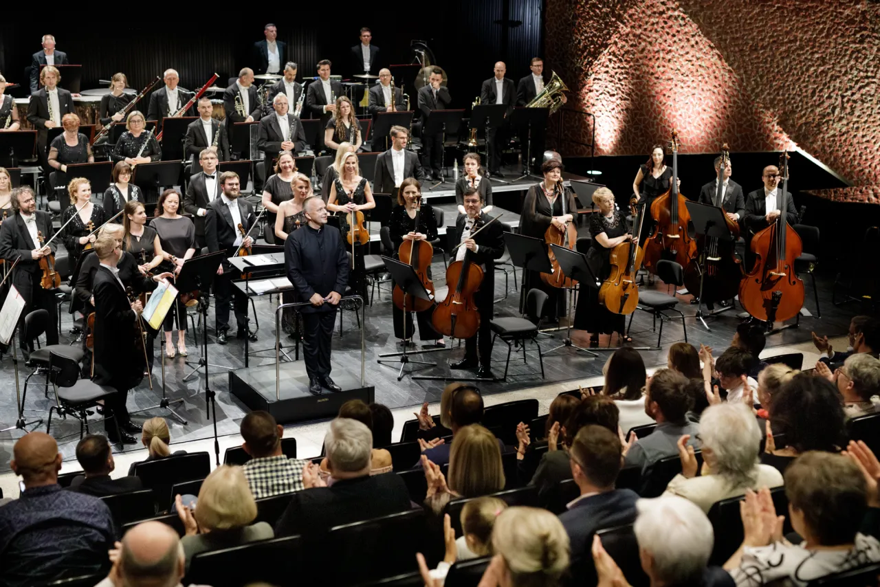 tajemnicza orkiestra symfoniczna