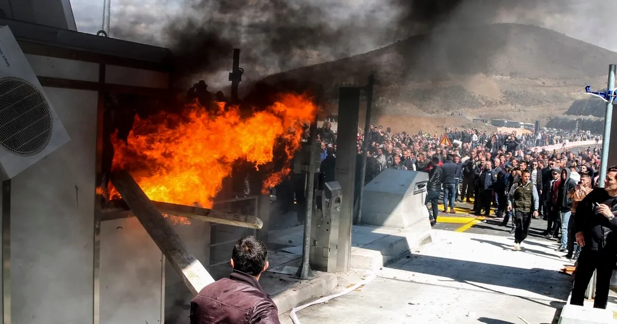 Albania ruch drogowy chaos brawura