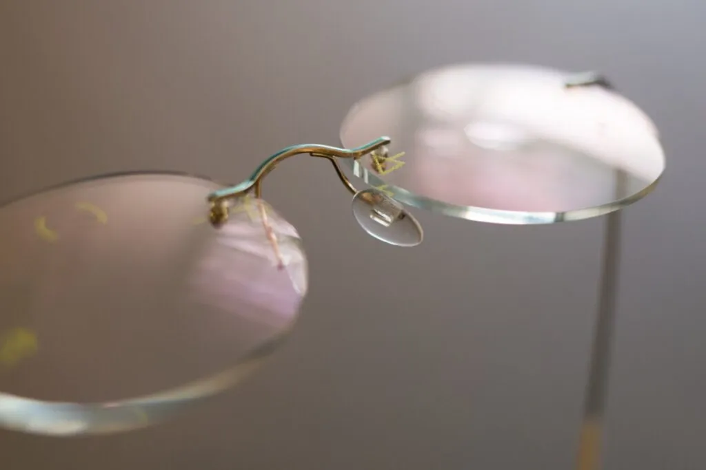 optyk montaż szkieł do oprawek