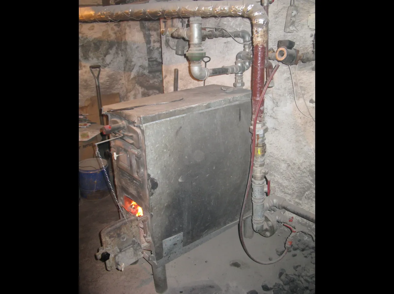 stary kocioł zasypowy kopciuch