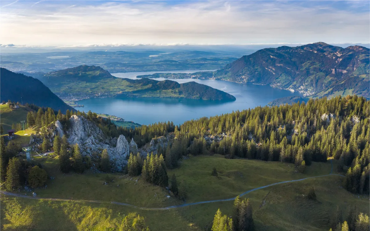 Szwajcarskie Alpy i miasta