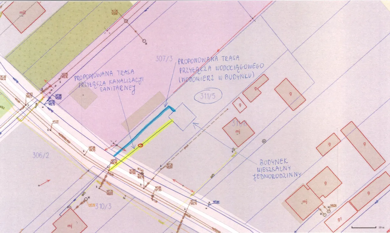 Mapa geodezyjna z zaznaczoną proponowaną trasą przyłącza wodociągowego. Informacja pomocna, jak napisać podanie do gminy o przyłącze wody.