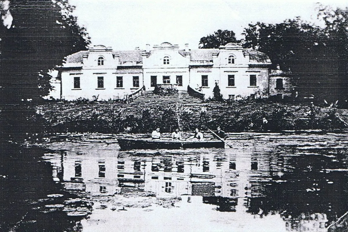 Zdjęcie Dwory w Seroczynie i Zakliczynie: architektoniczne skarby